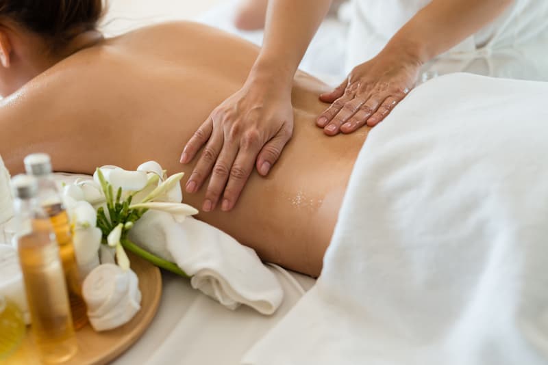 Masajes, manicura, pedicura y numerosos tratamientos